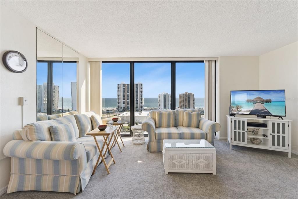 For Sale: $175,000 (1 beds, 1 baths, 1010 Square Feet)