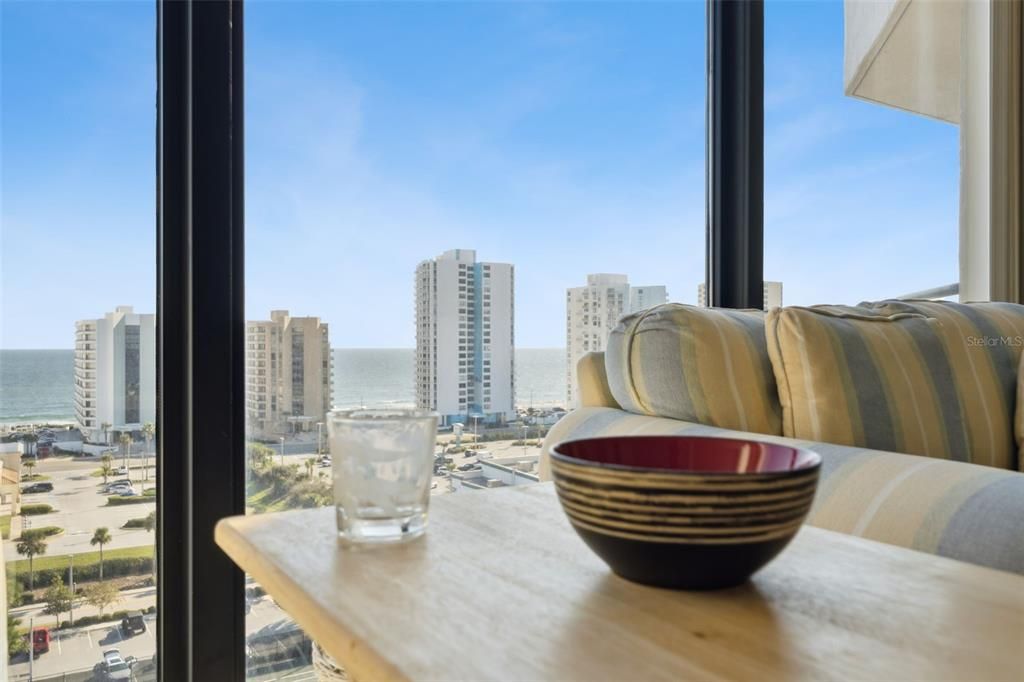 For Sale: $175,000 (1 beds, 1 baths, 1010 Square Feet)