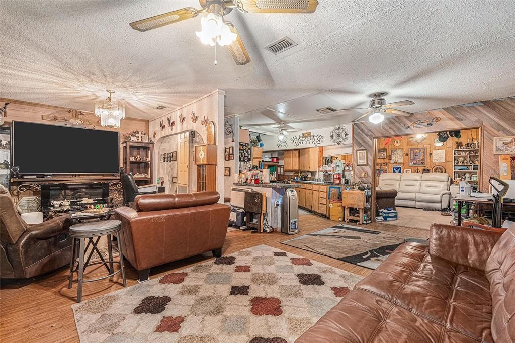 待售: $245,000 (3 贝兹, 2 浴室, 1492 平方英尺)