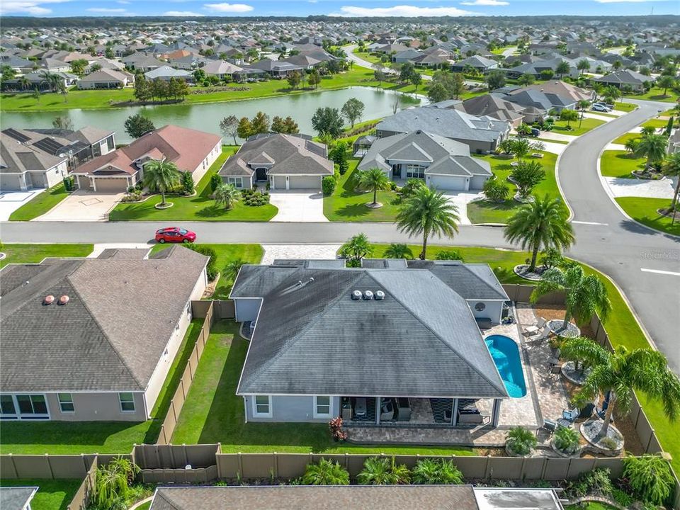 En Venta: $799,000 (3 camas, 3 baños, 2376 Pies cuadrados)