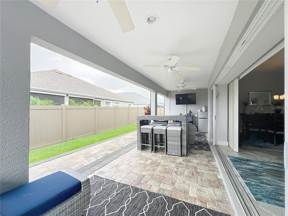 En Venta: $799,000 (3 camas, 3 baños, 2376 Pies cuadrados)