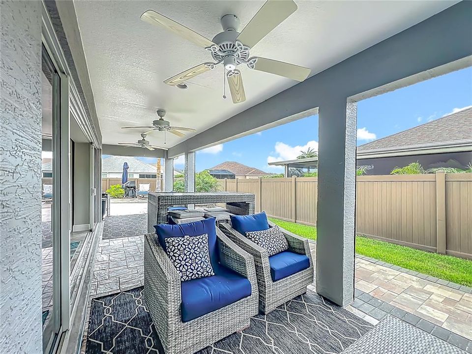 En Venta: $799,000 (3 camas, 3 baños, 2376 Pies cuadrados)