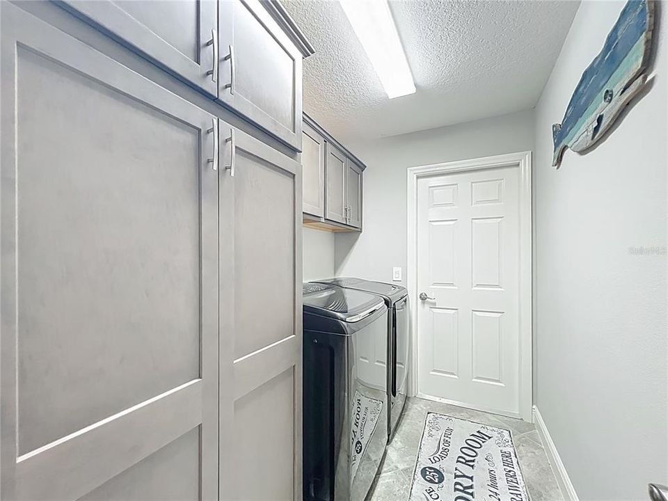 En Venta: $799,000 (3 camas, 3 baños, 2376 Pies cuadrados)