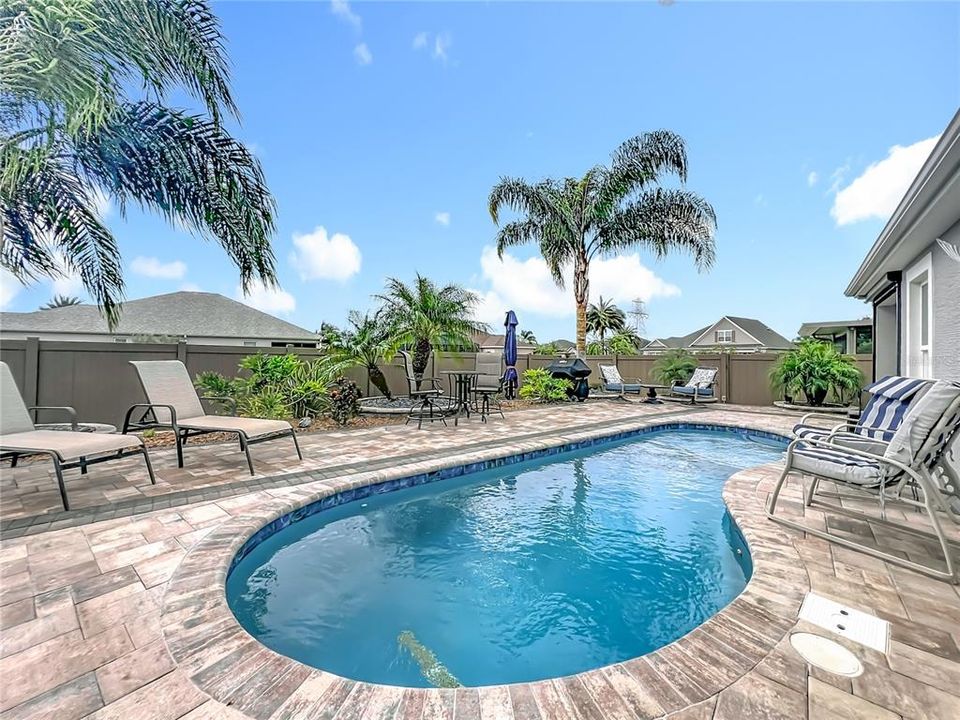 En Venta: $799,000 (3 camas, 3 baños, 2376 Pies cuadrados)