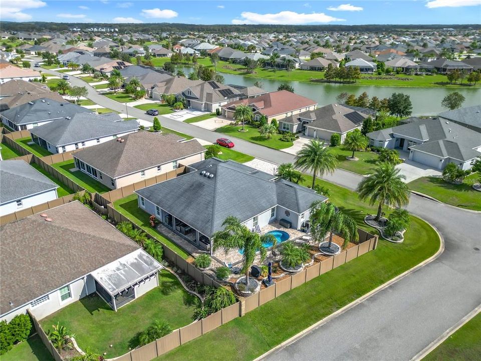 En Venta: $799,000 (3 camas, 3 baños, 2376 Pies cuadrados)