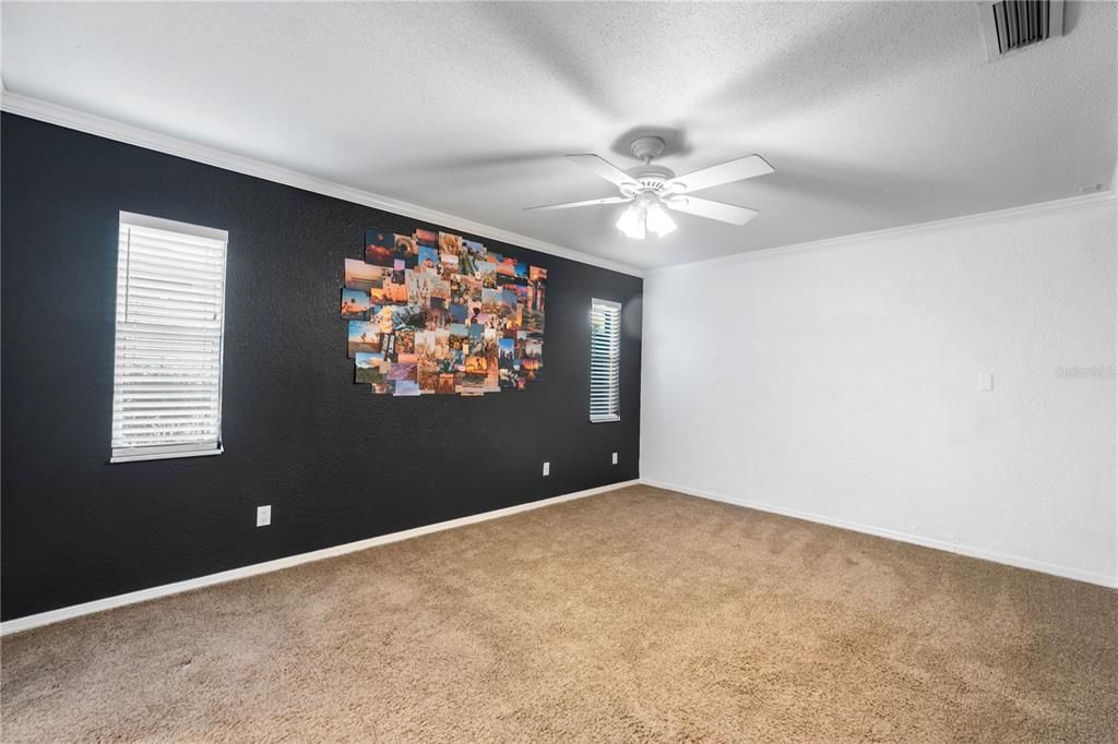 合同活跃: $800,000 (4 贝兹, 5 浴室, 4149 平方英尺)