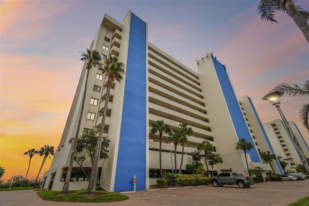 待售: $624,900 (1 贝兹, 1 浴室, 940 平方英尺)