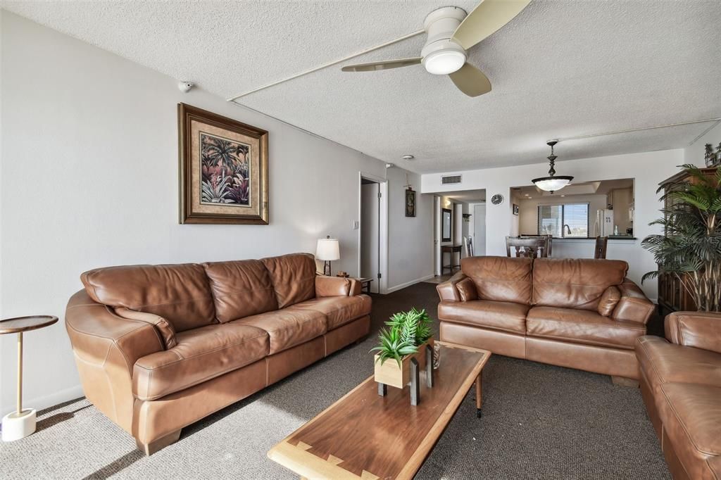 待售: $624,900 (1 贝兹, 1 浴室, 940 平方英尺)