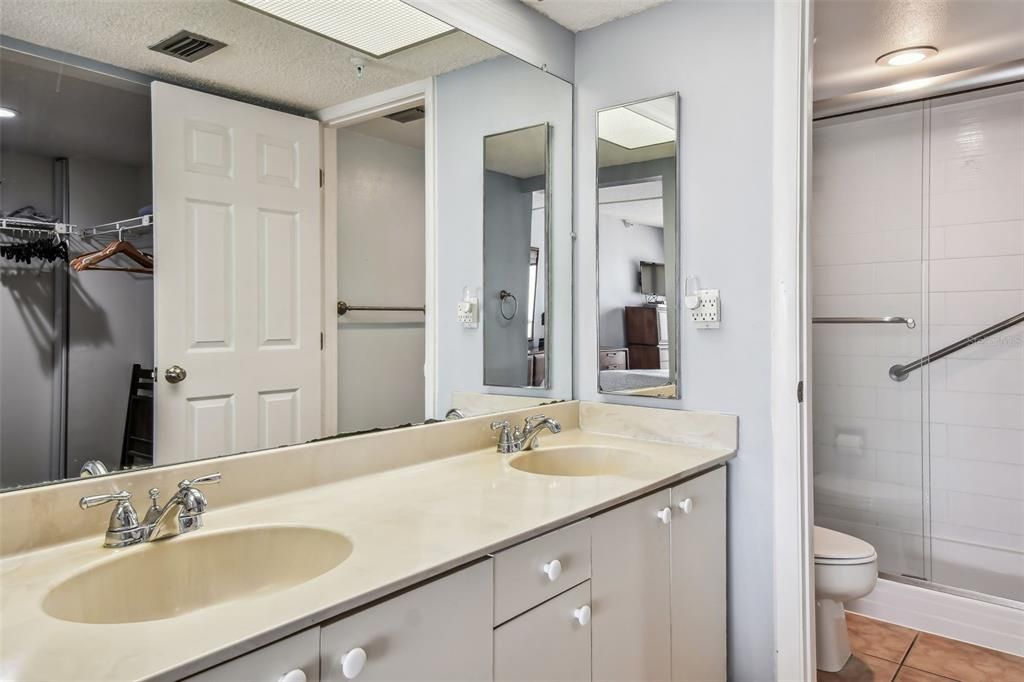 待售: $624,900 (1 贝兹, 1 浴室, 940 平方英尺)