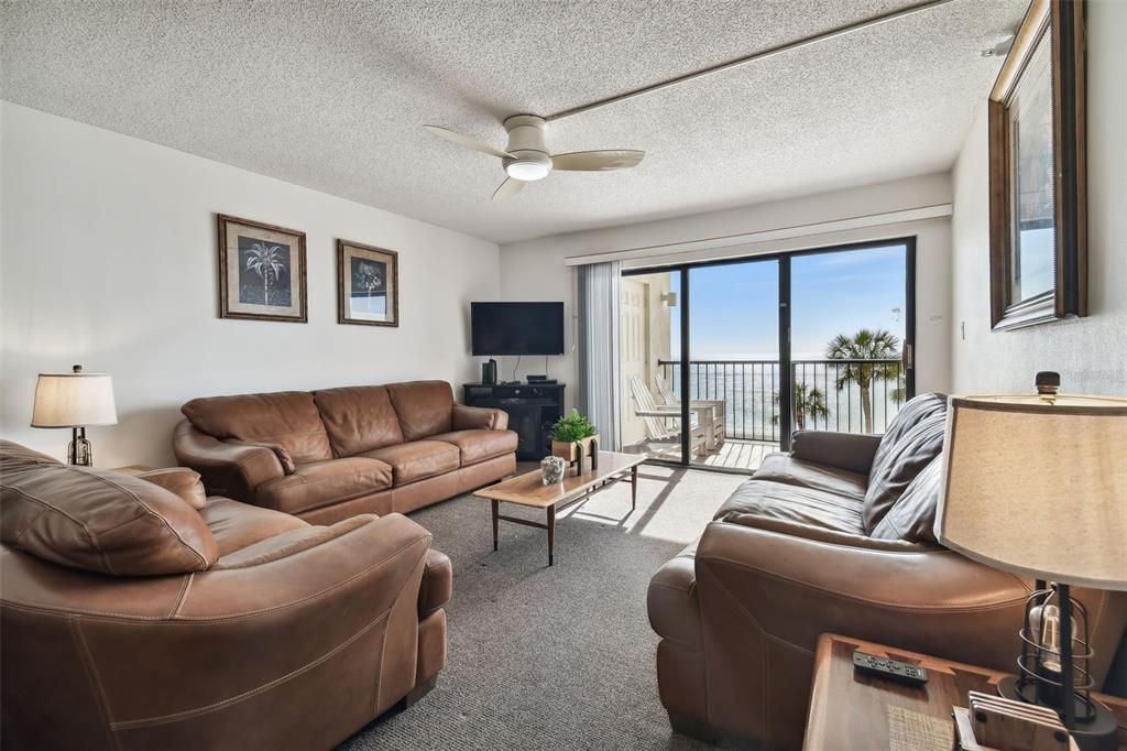 待售: $624,900 (1 贝兹, 1 浴室, 940 平方英尺)