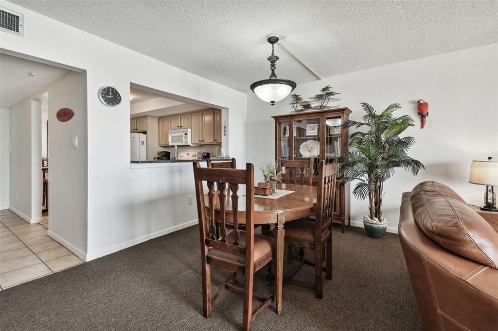 待售: $624,900 (1 贝兹, 1 浴室, 940 平方英尺)