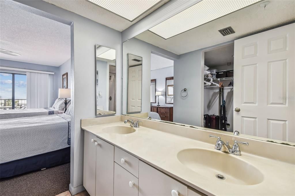 待售: $624,900 (1 贝兹, 1 浴室, 940 平方英尺)