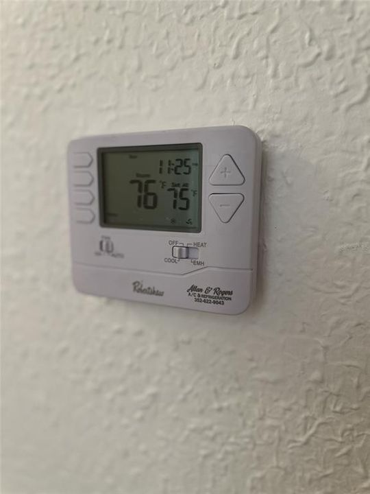 For Sale: $219,000 (3 beds, 2 baths, 1149 Square Feet)