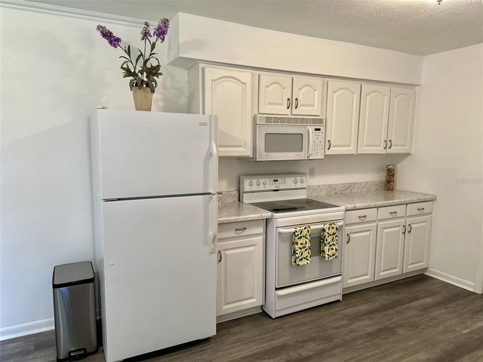 For Sale: $219,000 (3 beds, 2 baths, 1149 Square Feet)