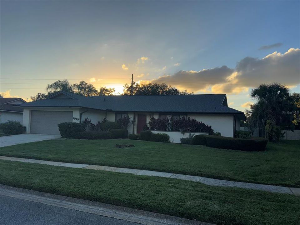 合同活跃: $2,650 (3 贝兹, 2 浴室, 1674 平方英尺)