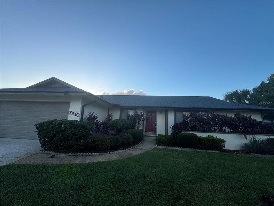 合同活跃: $2,650 (3 贝兹, 2 浴室, 1674 平方英尺)