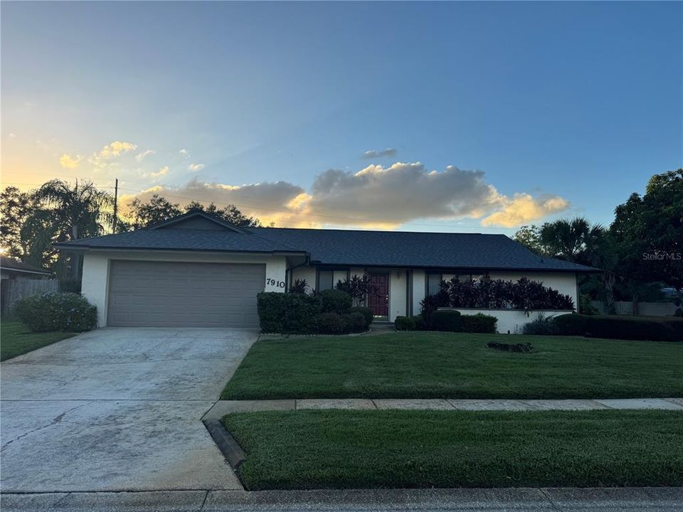 合同活跃: $2,650 (3 贝兹, 2 浴室, 1674 平方英尺)