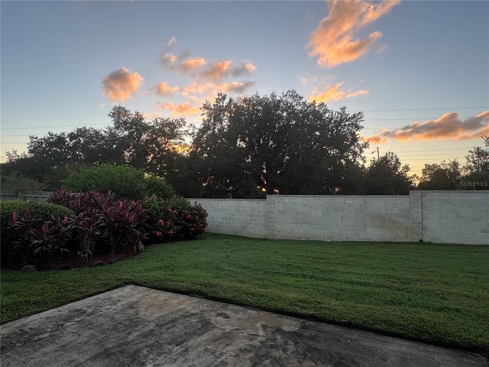 合同活跃: $2,650 (3 贝兹, 2 浴室, 1674 平方英尺)