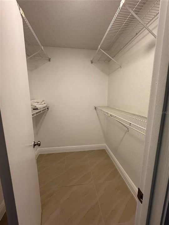 合同活跃: $2,650 (3 贝兹, 2 浴室, 1674 平方英尺)