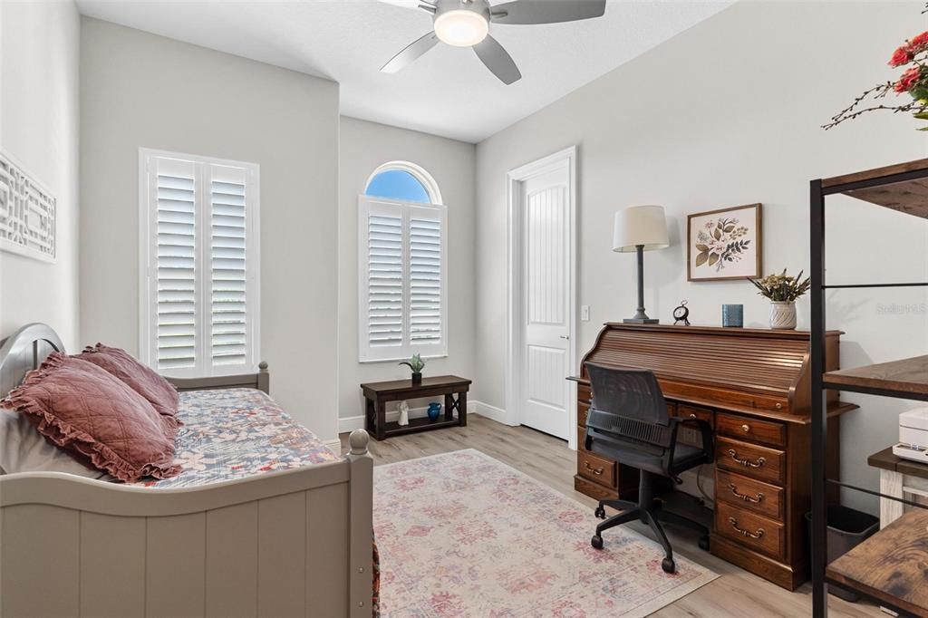 待售: $649,000 (4 贝兹, 3 浴室, 2544 平方英尺)