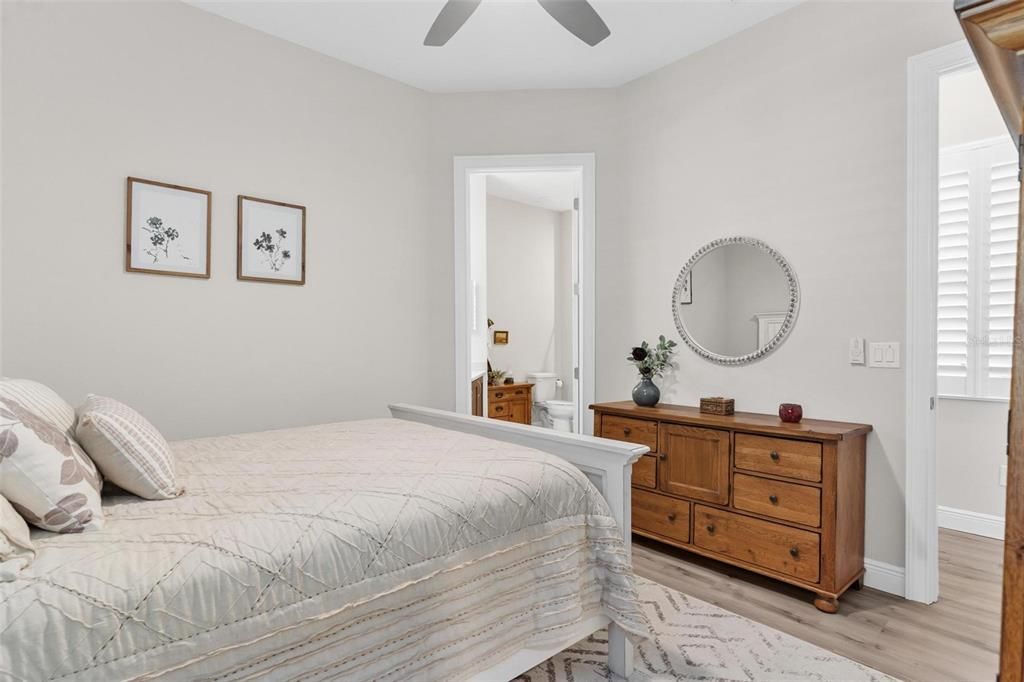 待售: $649,000 (4 贝兹, 3 浴室, 2544 平方英尺)