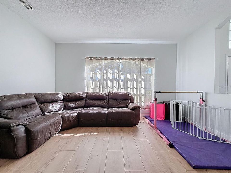 待售: $414,900 (3 贝兹, 2 浴室, 1968 平方英尺)