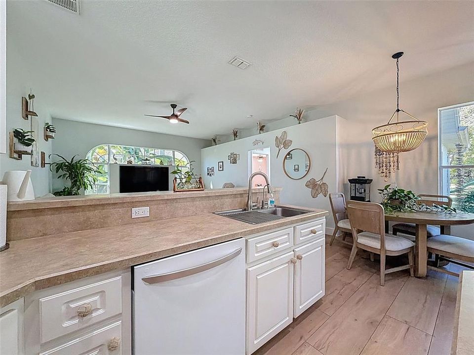 待售: $414,900 (3 贝兹, 2 浴室, 1968 平方英尺)