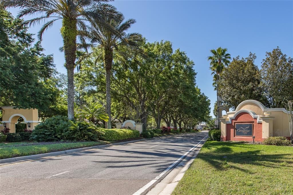 For Sale: $965,000 (5 beds, 5 baths, 4000 Square Feet)