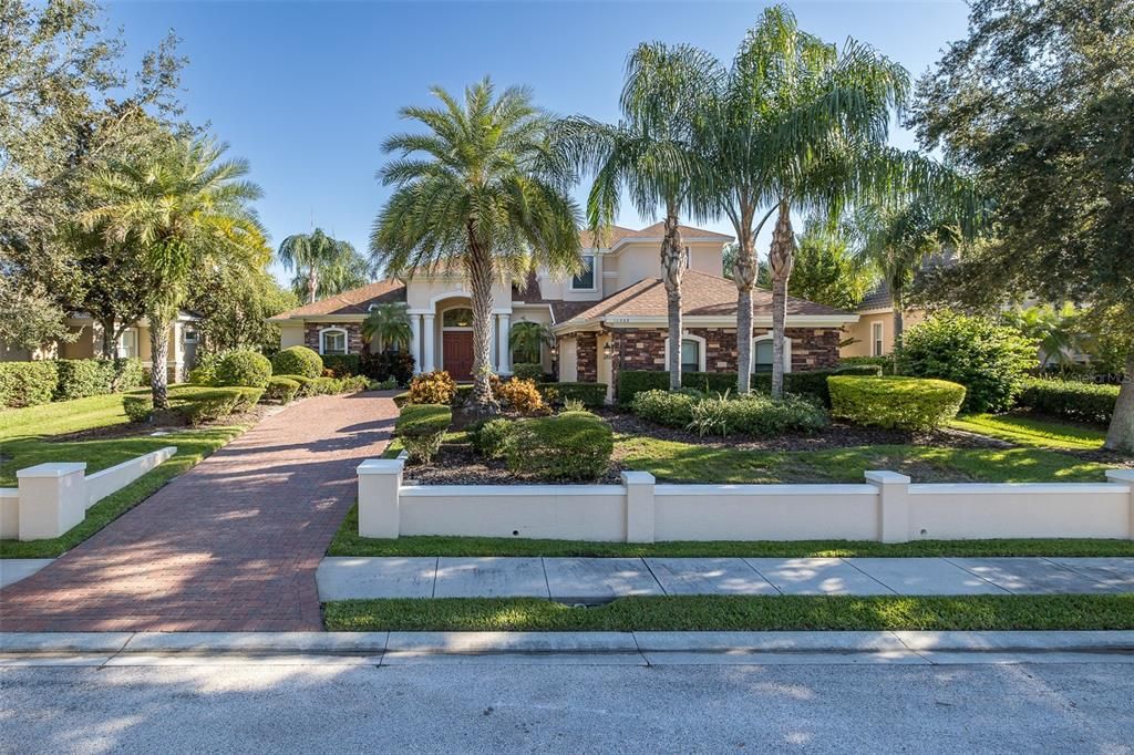 For Sale: $965,000 (5 beds, 5 baths, 4000 Square Feet)