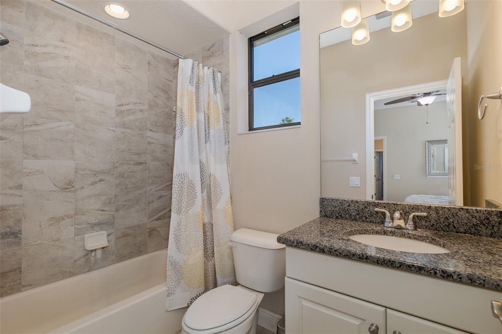 For Sale: $965,000 (5 beds, 5 baths, 4000 Square Feet)