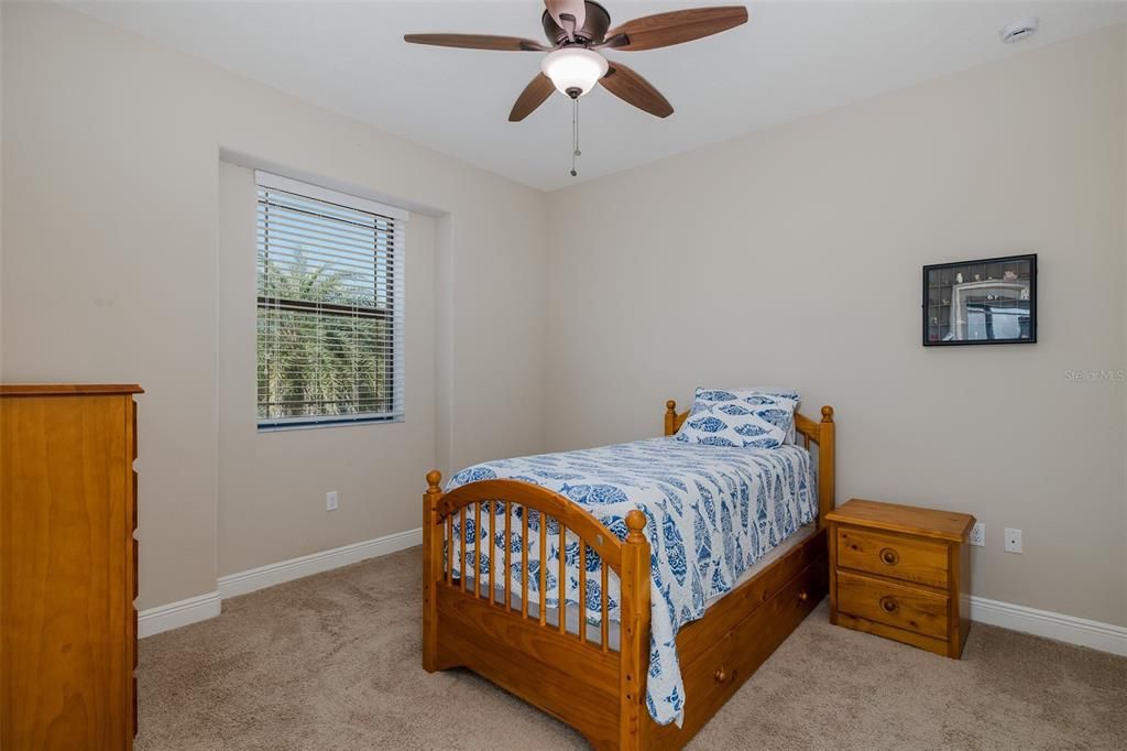 For Sale: $965,000 (5 beds, 5 baths, 4000 Square Feet)