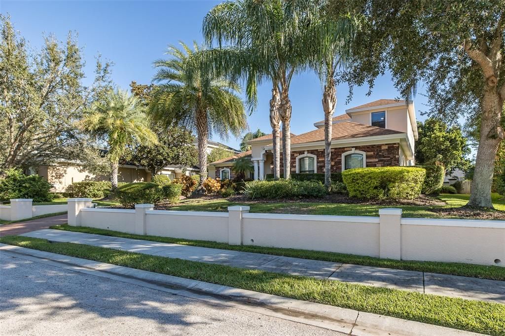 For Sale: $965,000 (5 beds, 5 baths, 4000 Square Feet)