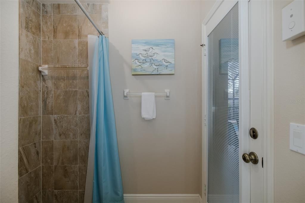 For Sale: $965,000 (5 beds, 5 baths, 4000 Square Feet)