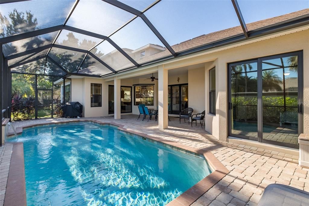 For Sale: $965,000 (5 beds, 5 baths, 4000 Square Feet)