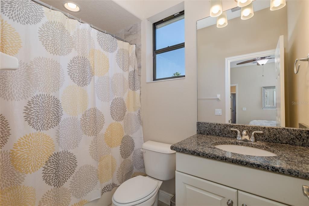 For Sale: $965,000 (5 beds, 5 baths, 4000 Square Feet)