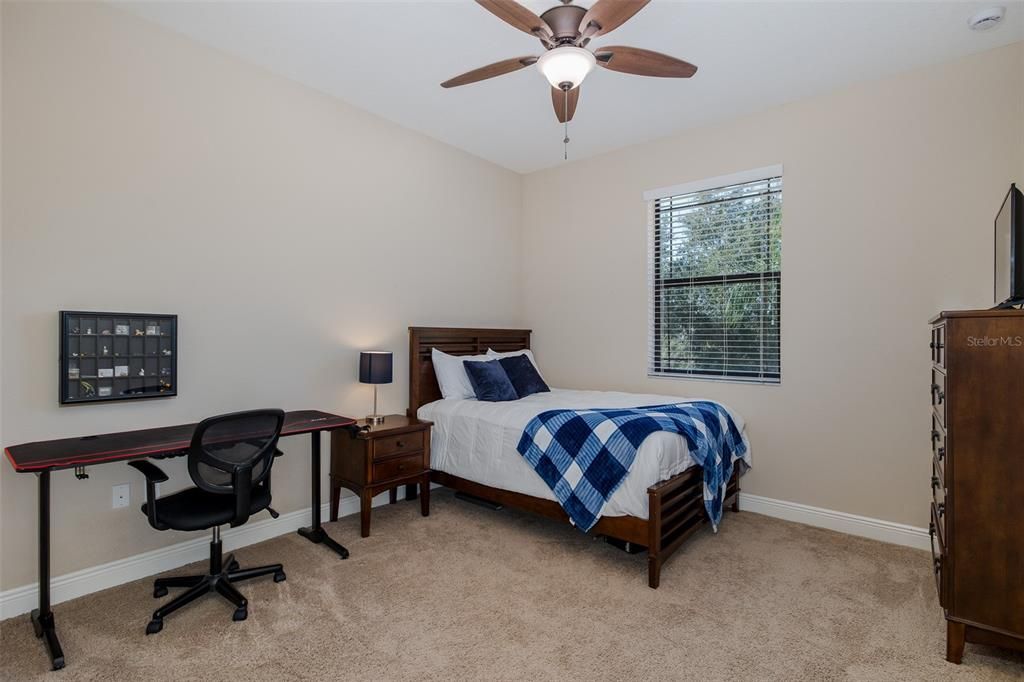 For Sale: $965,000 (5 beds, 5 baths, 4000 Square Feet)