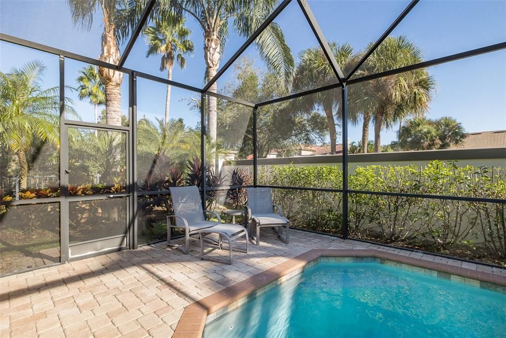 For Sale: $965,000 (5 beds, 5 baths, 4000 Square Feet)