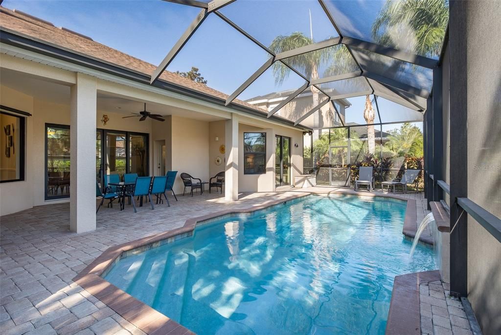 For Sale: $965,000 (5 beds, 5 baths, 4000 Square Feet)