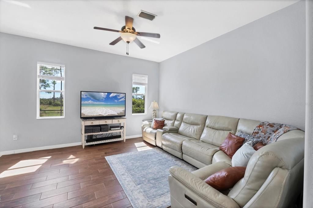 На продажу: $420,000 (3 спален, 2 ванн, 2112 Квадратных фут)