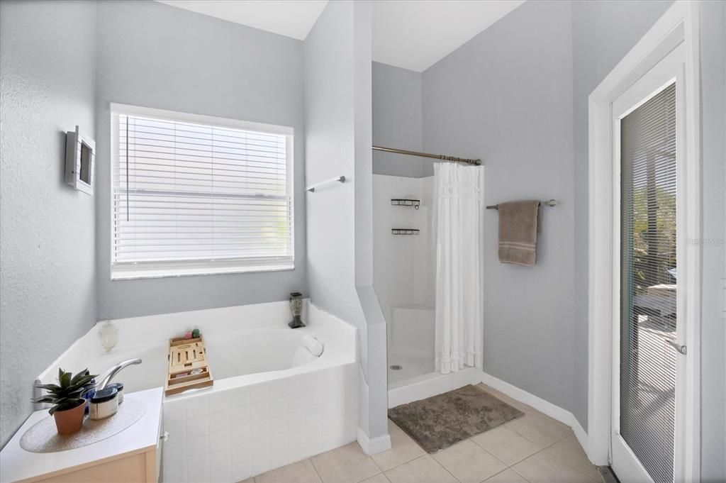 На продажу: $420,000 (3 спален, 2 ванн, 2112 Квадратных фут)