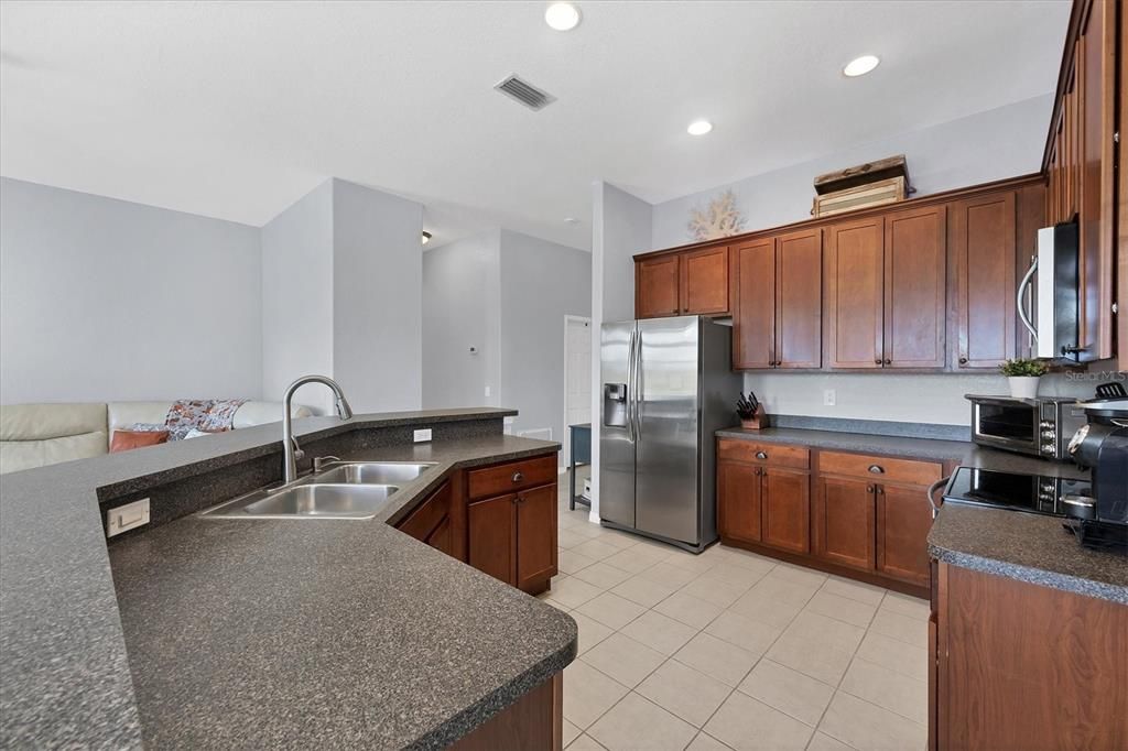 На продажу: $420,000 (3 спален, 2 ванн, 2112 Квадратных фут)