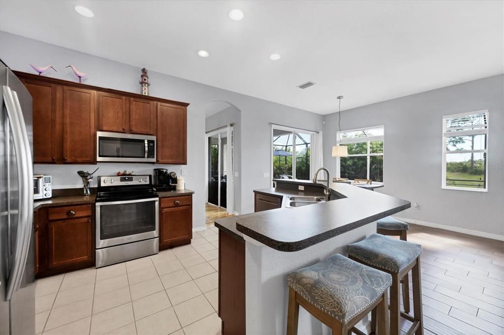 На продажу: $420,000 (3 спален, 2 ванн, 2112 Квадратных фут)