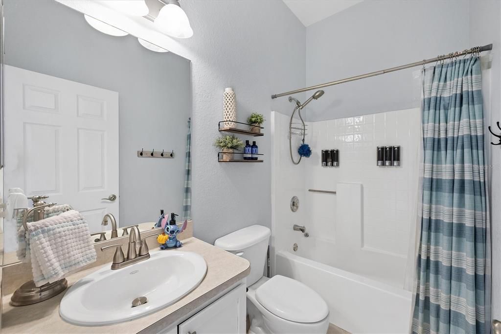 На продажу: $420,000 (3 спален, 2 ванн, 2112 Квадратных фут)