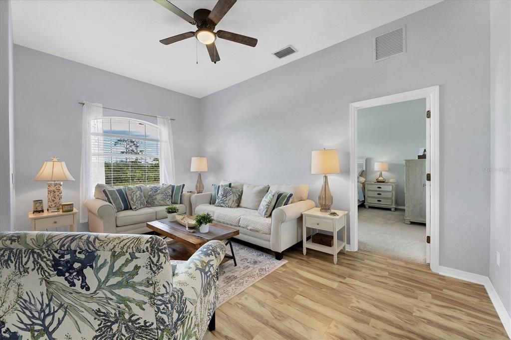 На продажу: $420,000 (3 спален, 2 ванн, 2112 Квадратных фут)