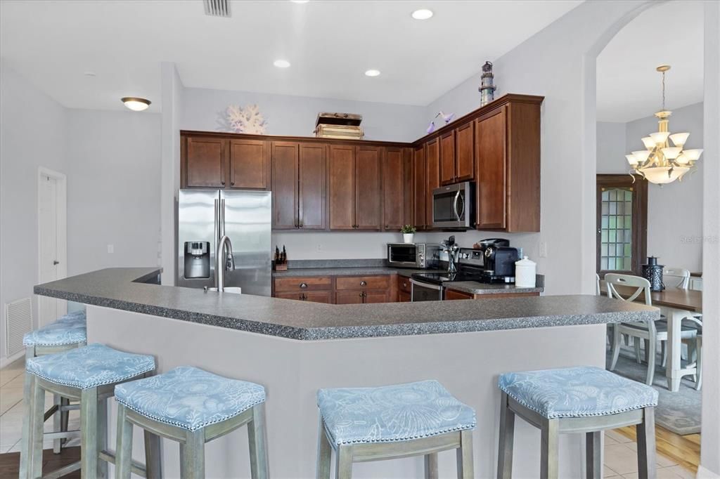 На продажу: $420,000 (3 спален, 2 ванн, 2112 Квадратных фут)