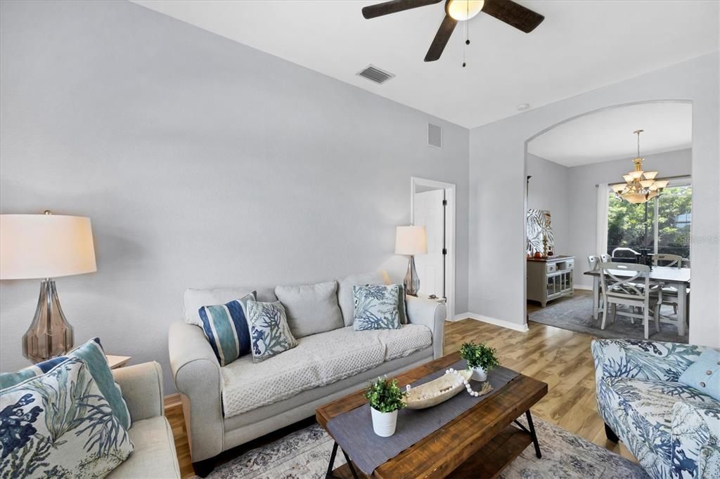 На продажу: $420,000 (3 спален, 2 ванн, 2112 Квадратных фут)