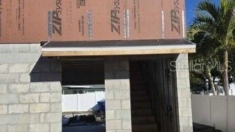 For Sale: $717,000 (3 beds, 2 baths, 2047 Square Feet)