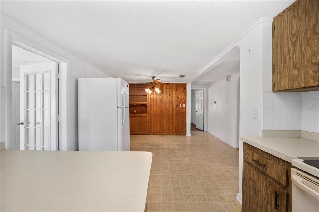 For Sale: $225,000 (3 beds, 1 baths, 1241 Square Feet)