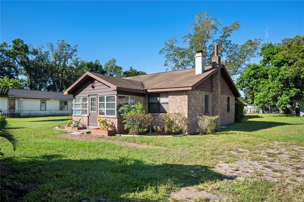 For Sale: $225,000 (3 beds, 1 baths, 1241 Square Feet)