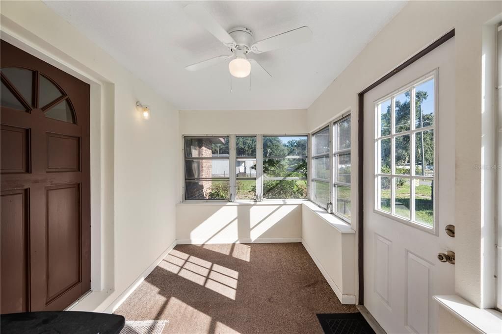 For Sale: $225,000 (3 beds, 1 baths, 1241 Square Feet)